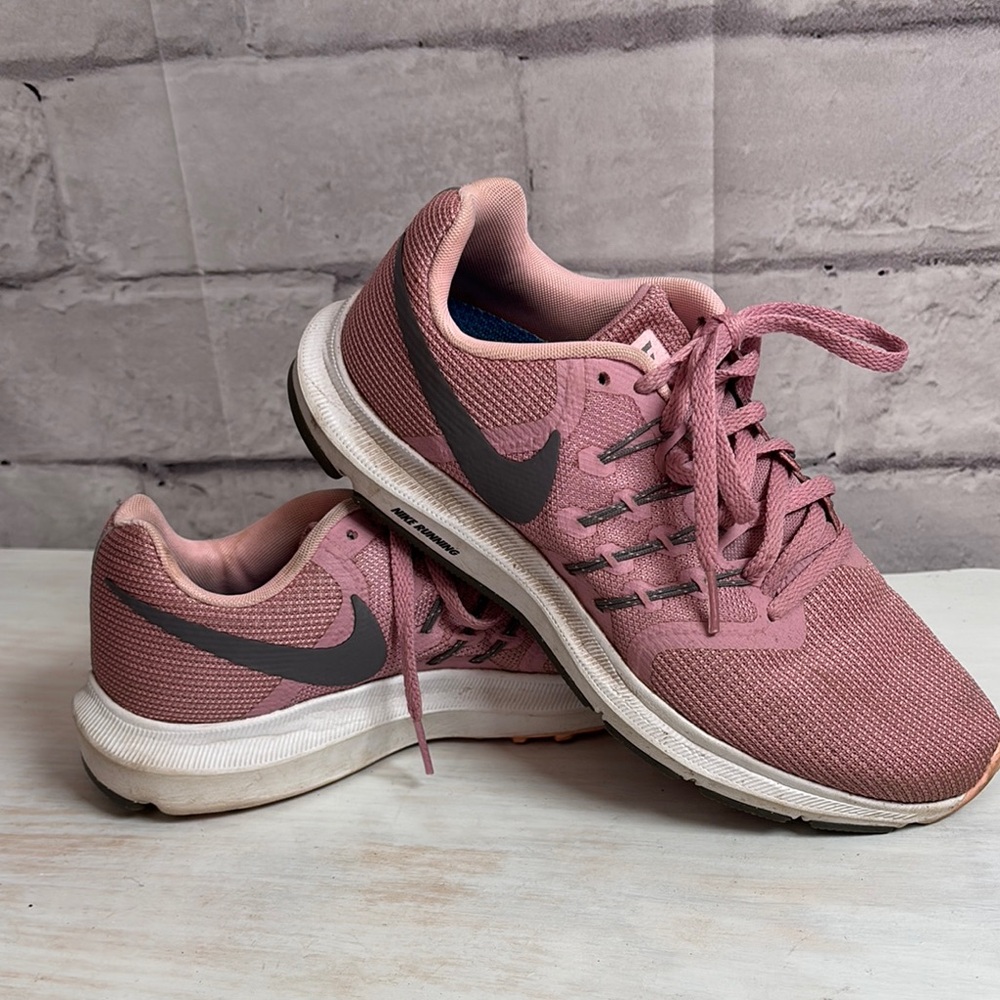 Nike Pink Athletic Shoes with Cushioned Sole